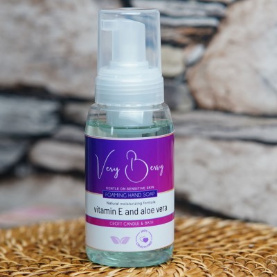 VERY BERRY ALOE-VITAMIN E FOAMING HAND SOAP