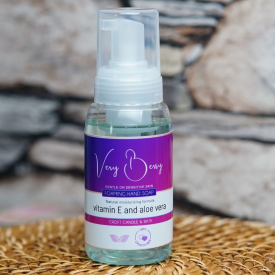 VERY BERRY ALOE-VITAMIN E FOAMING HAND SOAP